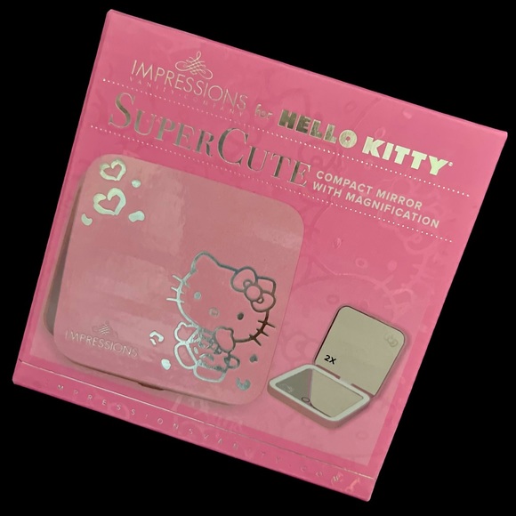 Hello kitty compact Mirror perfect to carry in your purse - Picture 3 of 3